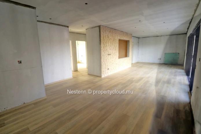 Appartement de 3 chambres en rez-de-chaussée avec jacuzzi