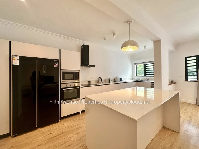 Moka – Stunning 3-Bedroom Apartment – Mountain View