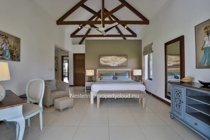 Modern villa of 4 bedrooms in a secure residence