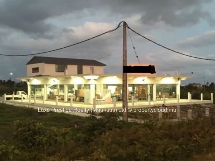 Modern Commercial Building for Rent in Rose Belle | Parking & Easy Motorway Access