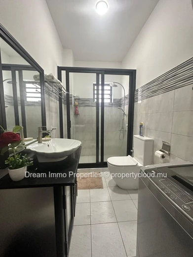 Spacieux appartement 3 chambres proche de la mer à Flic en Flac – Ile Maurice