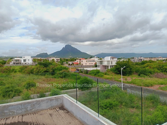Newly Built 3-Bedroom House For Sale In Flic En Flac - Prime Location, Modern Design, Rooftop Views
