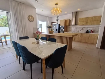 4 Bedroom Villa