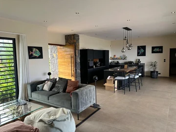 4 Bedroom Villa