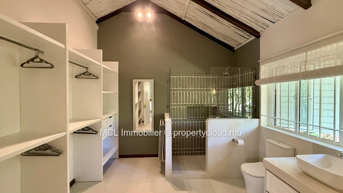 Maison Tropicale renovée à Calodyne