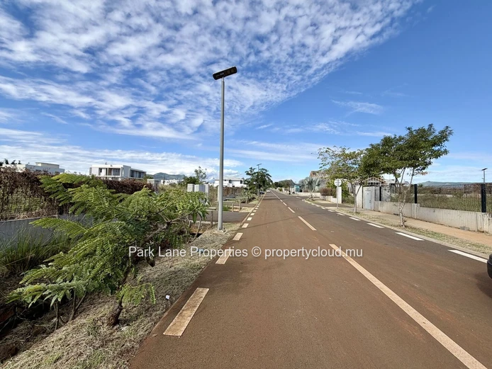 Beau terrain dans Magenta Parkside