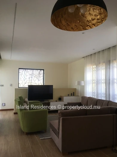 Fully furnished and well equipped modern villa with 6 bedrooms, pool and garage in a secure residence