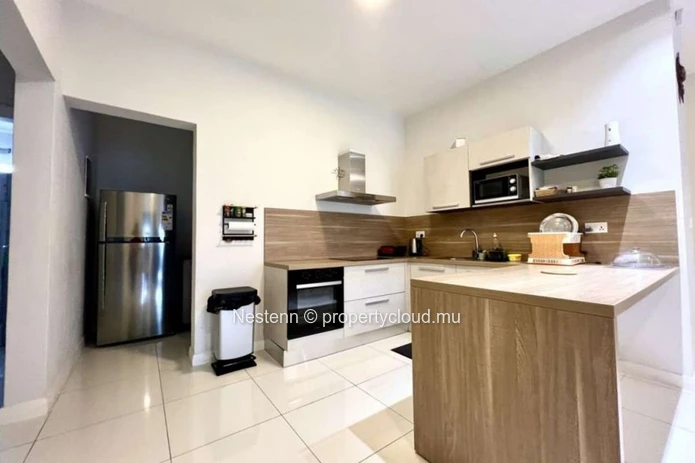 Maison spacieuse et moderne dans un complexe sécurisé et prestigieux.