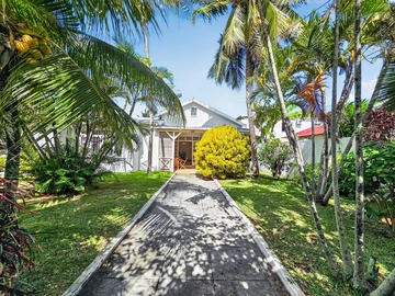 5 Bedroom Villa