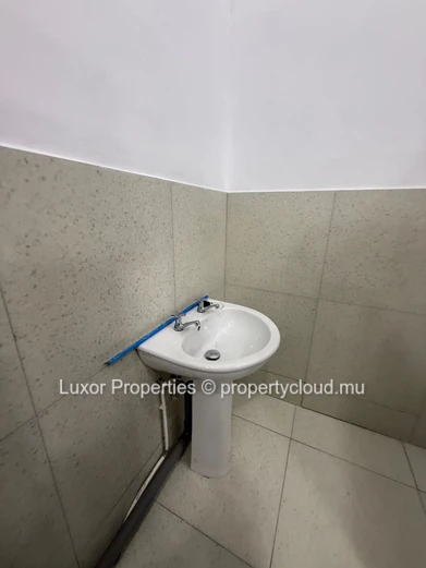 Espace Commercial À Louer À Curepipe