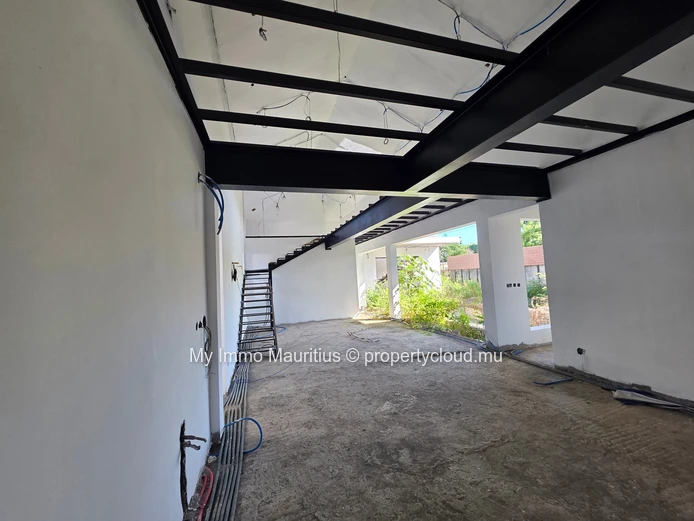Luxury Contemporary Villa to Complete