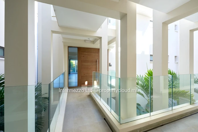 partment Private Rooftop Pool Pointe aux Canonniers | 650000 USD