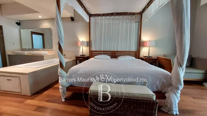 BAIN BOEUF - Seaside Luxury Living with Ocean Views - 3 Bedroom