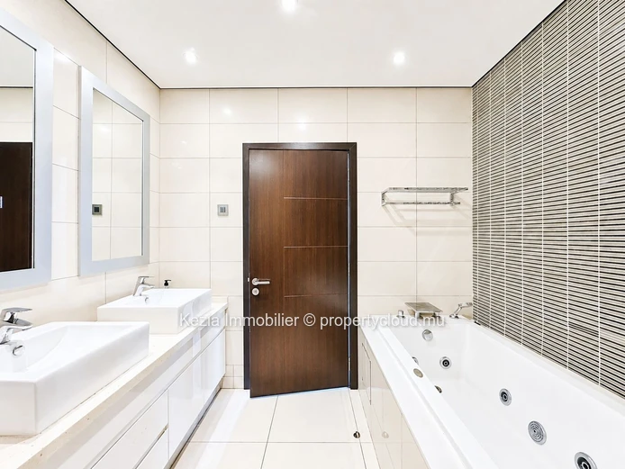 A Bright Apartment In The Heart Of Grand Baie