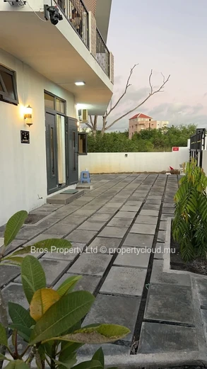 35 000 Rs/mois | Appartements de 2 chambres récemment meublés à louer à Trou aux Biches