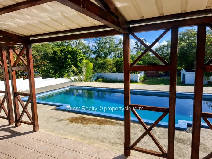 Poste Lafayette- Villa en bord de mer avec studio indépendant et vaste terrain