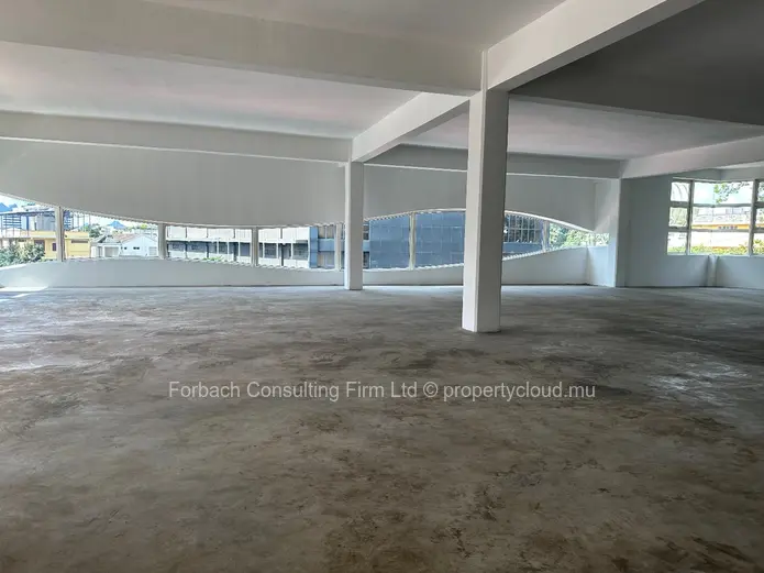 Prime location for office, warehouse, wholesale of luxury goods or pharmaceutical products