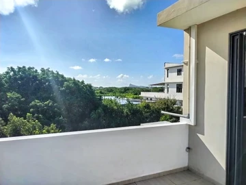 Contemporary Villa with Pool, 4 En-Suite Bedrooms and Terraces 