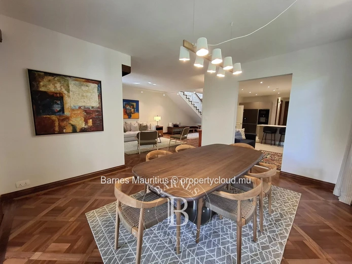 FLOREAL - Renovated duplex with garden - 282 m²