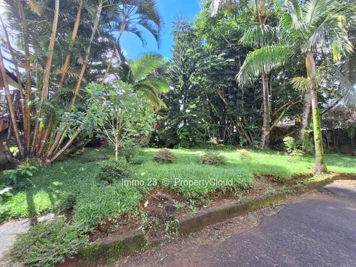 Houses / Villas - 4 bedrooms - Curepipe
