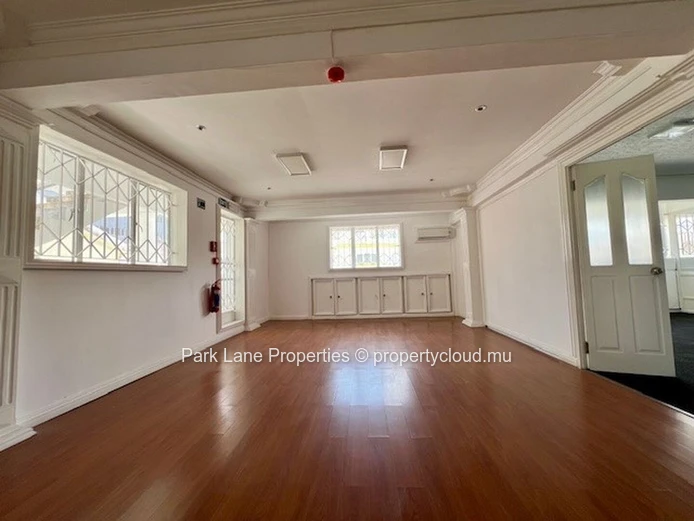 Spacious 231 m² Office on the First Floor in Quatre Bornes