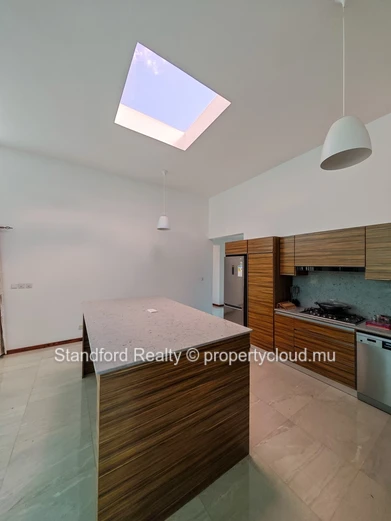 Villa Neuve de 3 Chambres à Vendre – Royal Park, Balaclava, Nord