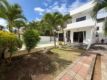 4 Bedroom Villa