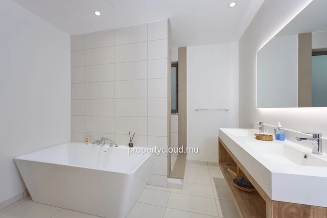 A vendre appartement de 3 chambres en suite accessible aux étrangers à Pereybere.