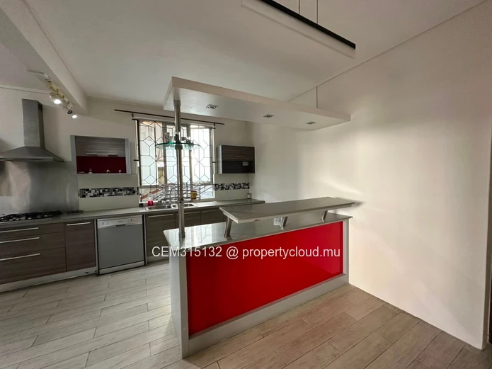 Semi-Furnished 3-Bedroom Ground Floor Apartment for Rent – Beau-Bassin