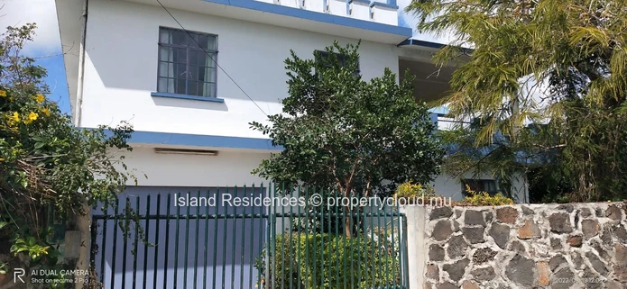 Cottage - Spacieuse Maison familiale  meublée avec un beau jardin tropical et proche de l'Ecole du Nord