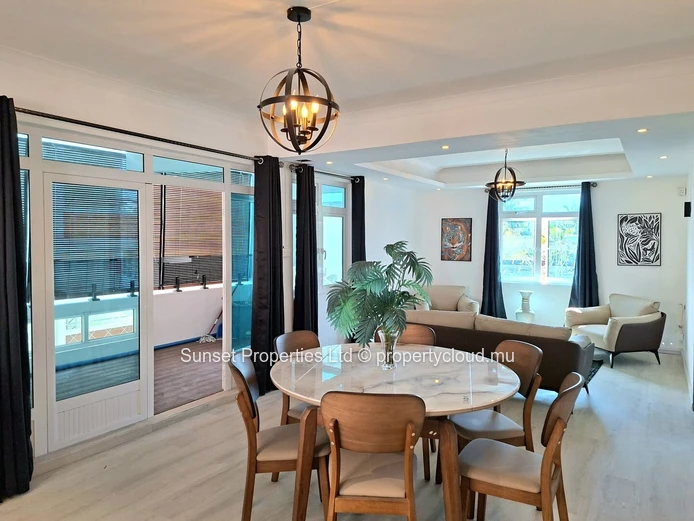 Renovated Apartment | 2 Bedrooms | 250m from the Beach
