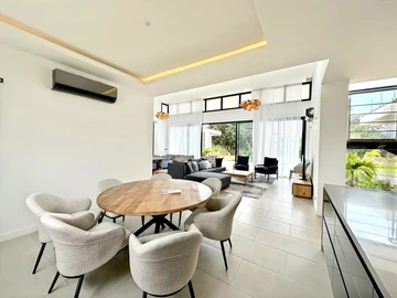5 Bedroom Villa