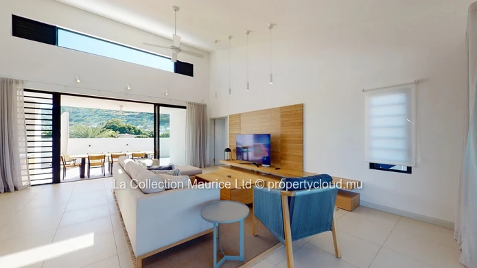 Penthouse I Black River I Mountain View
