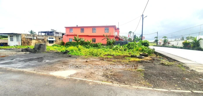 La Flora on Main Road Residential plot of land 519 sqm. Commercial building permit obtained. (Sole Mandate)
