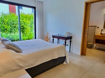 5 Bedroom Villa