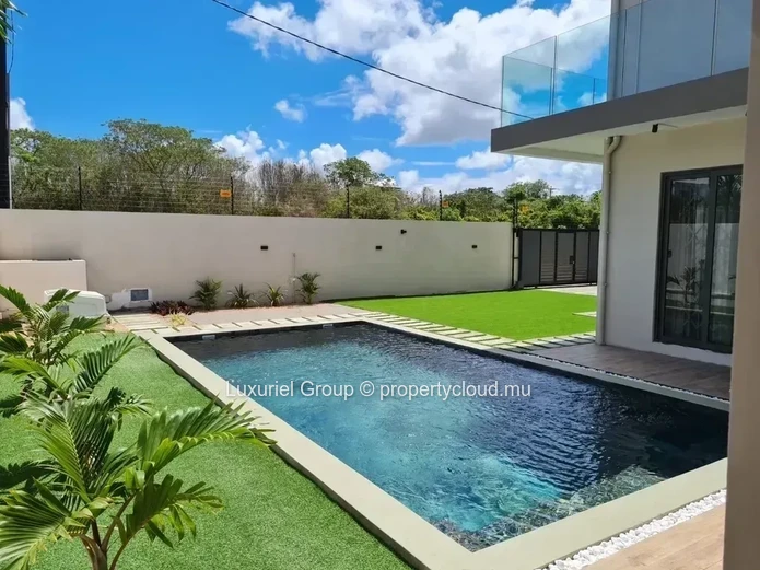 Stunning Family Villa in Grand Baie – Comfort, Security & Luxury Living
