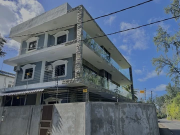 7 Bedroom House