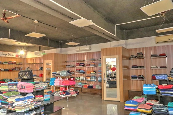 Espace commercial de 1200 m²