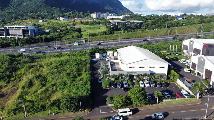 BAGATELLE - Terrain commercial 2946m2