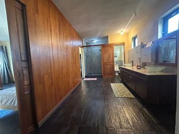 7 Bedroom Apartment
