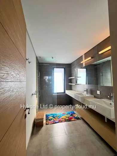 Appartement À Vendre À Mont Choisy (G+2)