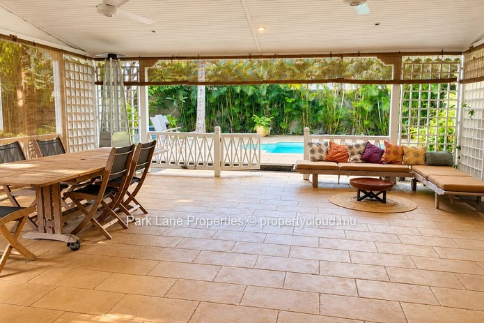 Spacieuse maison de 4 chambres avec piscine et grand jardin