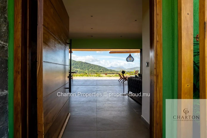 Villa d'exception de 3 chambres entre nature préservée et art de vivre raffiné