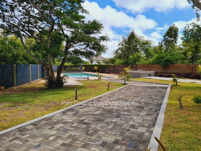 Grand Baie – Appartement à louer – Pam Golding Mauritius