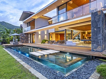 5 Bedroom Villa