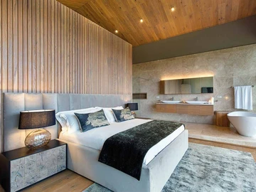 5 Bedroom Villa