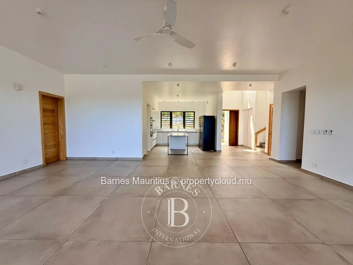 BEL OMBRE – Brand New Villa on Golf Course with Sea View – 4 Bedrooms