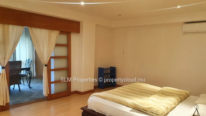 Floréal - Appartement en rez-de-chaussée de 185 m²