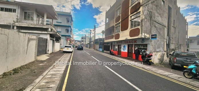 Terrain résidentiel de 19.5 toises (74 m²), idéalement situé à Port-Louis