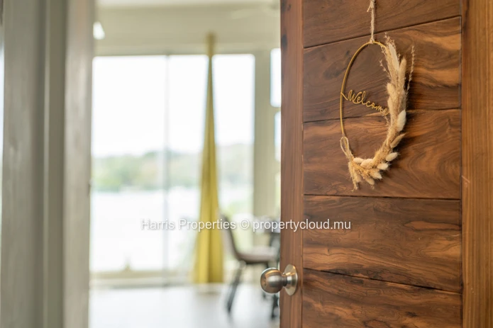 Superbe appartement en bord de mer situé dans un complexe sécurisé à Trou d’Eau Douce disponible à louer